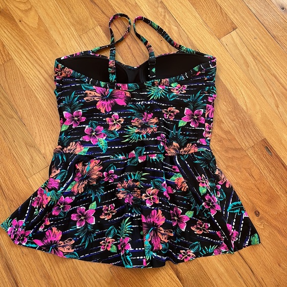 Attarco 1pc Swimsuit. NWOT Black Floral **Size XL - Picture 6 of 14